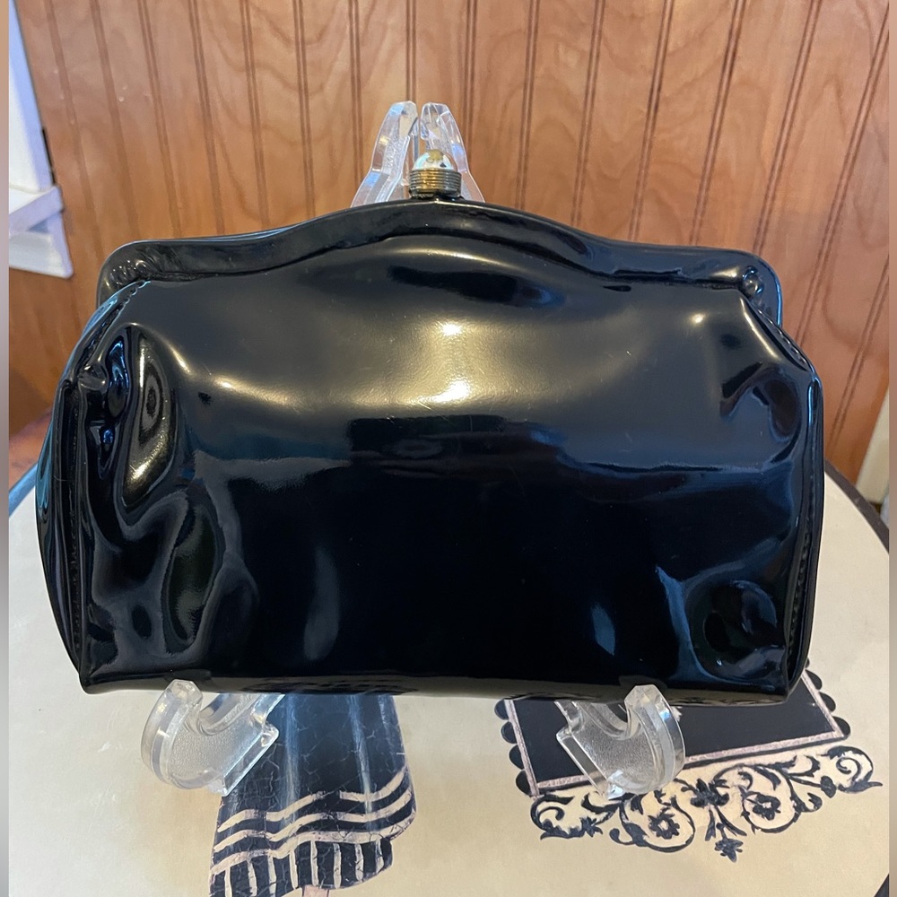 🥳 5/$20 Vintage Small Patent Leather Clutch